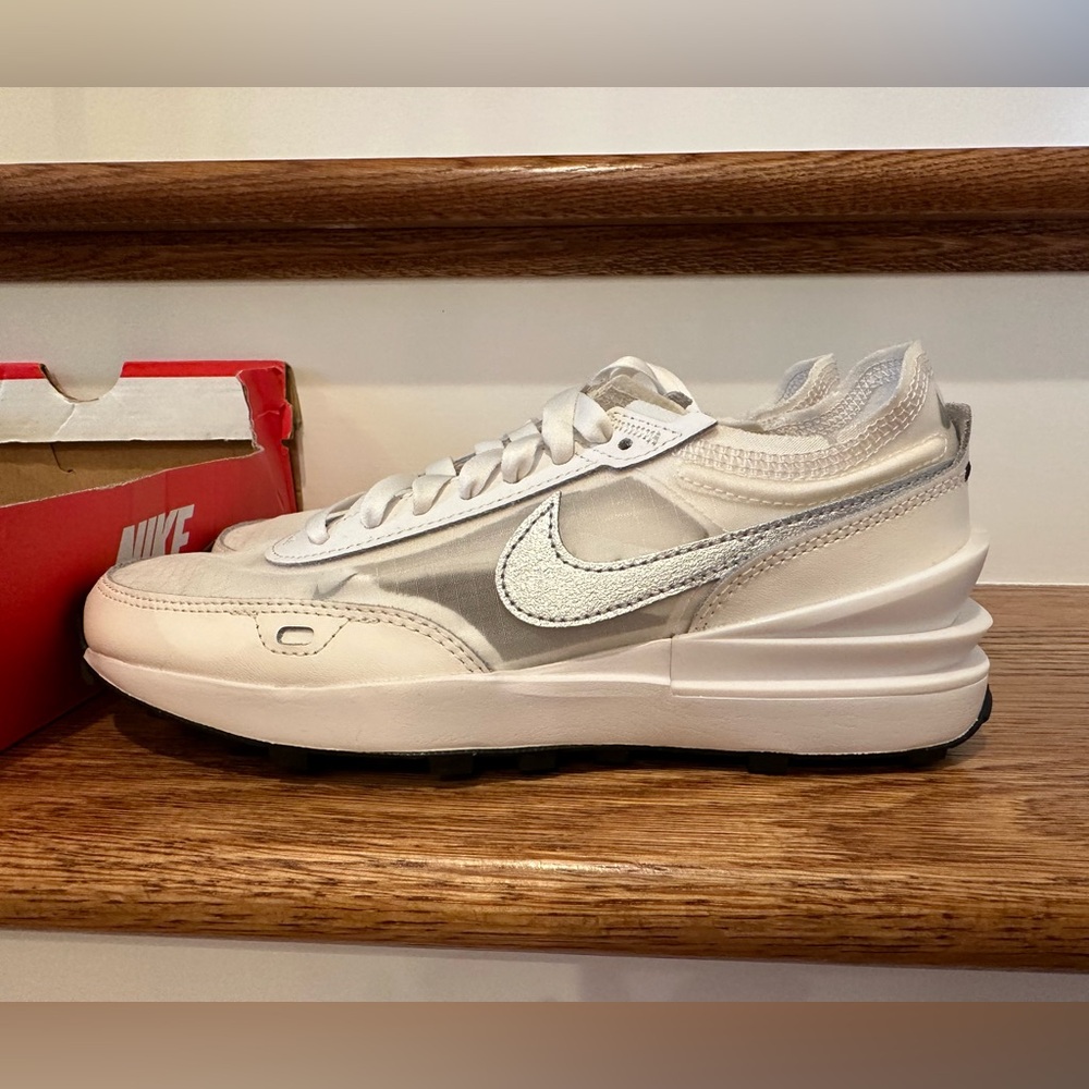 Brand new! Nike Waffle One Ess sneakers. Women’s size 6 1/2.